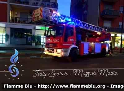 Iveco EuroFire 150E27 I serie 
Vigili del Fuoco
Comando Provinciale di Parma
AutoScala da 37 metri allestimento Iveco-Magirus
Ricondizionata Carrozzeria Fortini
VF 19237
Parole chiave: Iveco EuroFire_150E27_Iserie VF19237