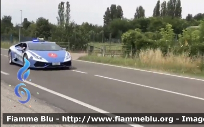 Lamborghini Huracán LP 610-4
Polizia Di Stato
Polizia Stradale
Allestimento Lamborghini
Decorazione Grafica Artlantis
POLIZIA H8862
Con stemma celebrativo "70 Anni Polizia Stradale"
In scorta alla Mille Miglia 2021
Parole chiave: Lamborghini Huracán_LP_610-4 POLIZIAH8862 Mille_Miglia_2021