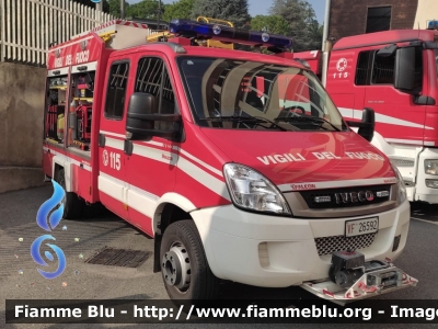 Iveco Daily IV serie restyle
Vigili del Fuoco
Comando Provinciale di Torino
Distaccamento Volontario di Grugliasco
Polisoccorso Allestimento Iveco-Magirus Falcon
VF 26592
Parole chiave: Iveco Daily_IVserie_restyle VF26592