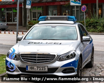 Mercedes-Benz ?
Bundesrepublik Deutschland - Germania
Polizei Hamburg - Polizia Amburgo
