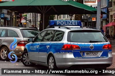 Volkswagen Passat Variant
Bundesrepublik Deutschland - Germania
Polizei Hamburg - Polizia Amburgo
