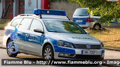 Volkswagen Passat Variant
Bundesrepublik Deutschland - Germania
Polizei Hamburg - Polizia Amburgo
