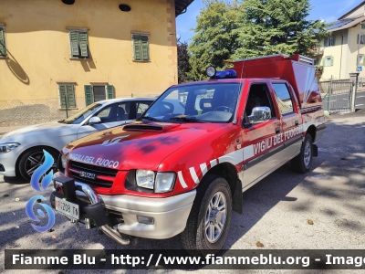 Isuzu Pick-Up
Vigili del Fuoco
Unione Distrettuale Merano - Bezirksverband Meran
Corpo Volontario di Monte san Zeno -
Freiwillige Feuerwehr Zenoberg (BZ)
VF Z08 TN
Parole chiave: Isuzu Pick-Up VFZ08TN