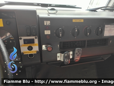 Mercedes-Benz 1124 4x4
Vigili del Fuoco
Unione Distrettuale Merano - Bezirksverband Meran
Corpo Volontario di Lana - Freiwillige Feuerwehr Lana (BZ)
VF 0HG BZ
Parole chiave: Mercedes-Benz 1124_4x4 VF0HGBZ