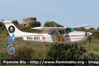 Cessna TR182 Turbo
Portugal - Portogallo
Autoridade Nacional de Emergência e Proteção Civil
PH-AVI
