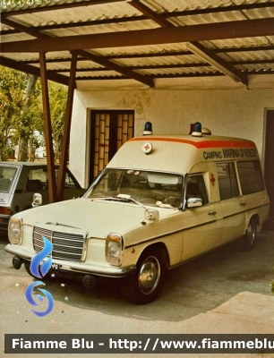 Mercedes-Benz W114
Camping Marina di Venezia 
Cavallino Treporti VE
Allestita C.Miesen
Parole chiave: Veneto (VE) Ambulanza