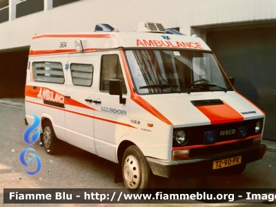 Iveco Daily I serie
Nederland - Netherlands - Paesi Bassi
Ambulancedienst Eindhoven
Parole chiave: Ambulance Ambulanza