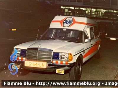 Mercedes-Benz W124
Nederland - Netherlands - Paesi Bassi
Ambulancedienst Eindhoven
Allestita Visser
