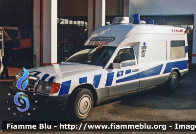 Mercedes-Benz ?
Portugal - Portogallo
Bombeiros Voluntários Nazaré
Parole chiave: Ambulance Ambulanza