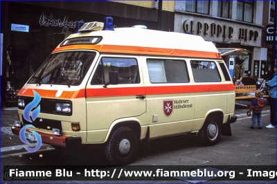 Volkswagen Transporter T3
Bundesrepublik Deutschland - Germania
Malteser Baden-Württemberg
Parole chiave: Ambulance Ambulanza