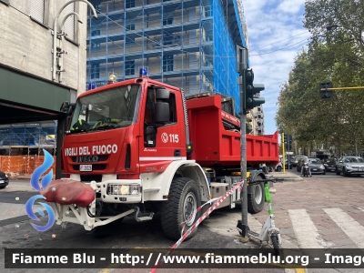 Iveco EuroCargo 150E30 4x4 III serie
Vigili del Fuoco
Comando Provinciale di Milano
Autocarro Scarrabile Allestimento Magirus-Molinari
VF 28226
Parole chiave: Iveco Eurocargo 150E30_IIIserie VF28226