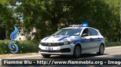 Fiat Tipo
Unione Comuni Pianura Reggiana
Allestimento Bertazzoni
POLIZIA LOCALE YA 558 AS
Qui fotografata durante la scorta della tappa 11
del Giro d'Italia 2022
Parole chiave: Fiat Tipo Unione Comuni Pianura Reggiana Allestimento Bertazzoni POLIZIA LOCALE ya 558 as