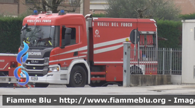 Scania P370 III serie
Vigili del Fuoco
Comando Provinciale di Reggio Emilia
AutoBottePompa allestimento Bai
VF 30867
Parole chiave: Scania P370_IIIserie VF30867