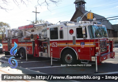 Seagrave Marauder
United States of America - Stati Uniti d'America
New York Fire Department
L153
