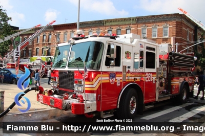 Seagrave Marauder
United States of America - Stati Uniti d'America
New York Fire Department
E281
