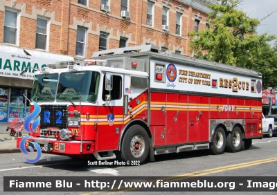 Ferrara
United States of America - Stati Uniti d'America
New York Fire Department
Rescue 2
