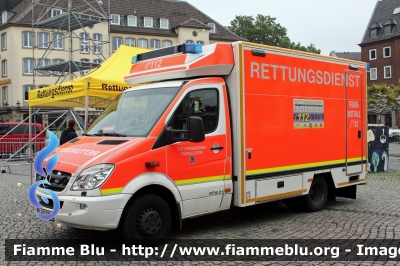 Mercedes-Benz Sprinter III serie
Bundesrepublik Deutschland - Germania
Feuerwehr Dusseldorf
Parole chiave: Ambulance Ambulanza