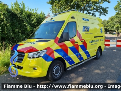 Mercedes-Benz Sprinter IV serie
Nederland - Paesi Bassi
Regionale Ambulance Voorziening (RAV) Brabant Zuidoost
22-123
Parole chiave: Ambulance Ambulanza