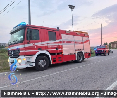 Mercedes-Benz Actros 1841 II serie
Vigili del Fuoco
Comando Provinciale di Ferrara
Distaccamento Permanente di Codigoro (FE)
AutoPompaSerbatoio allestimento Bai
Ricondizionata Fortini
VF 23351
Parole chiave: Mercedes-Benz Actros_1841_IIserie VF23351