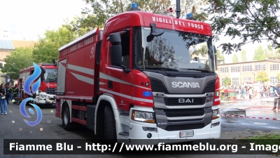 Scania P370 III serie
Vigili del Fuoco
Comando Provinciale di Milano
AutoBottePompa allestimento BAI
Disco 77
VF 30615
Esposto alla Manifestazione "Da grande farò il pompiere" del 16/10/22
Parole chiave: Scania P370_IIIserie VF30615 Da_Grande_Farò_Il_Pompiere_2022