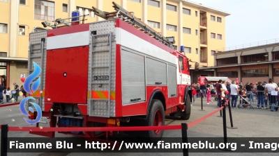 Iveco OM 160
Vigili del Fuoco
Comando Provinciale di Milano
AutoPompaSerbatoio allestimento Baribbi
Mezzo coinvolto nella strage di via Palestro a Milano 27 luglio 1993
Disco 65 e restaurato nel 2022
VF 13468
Esposta alla Manifestazione "Da grande farò il pompiere" del 16/10/22
Parole chiave: Iveco-OM 160 VF13468 Da_Grande_Farò_Il_Pompiere_2022