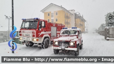 Land Rover Defender 90
Vigili del Fuoco
Unione Distrettuale di Pergine Valsugana
Corpo Volontario di Levico Terme (TN)
VF J37 TN
Parole chiave: Land-Rover Defender_90 VFJ37TN