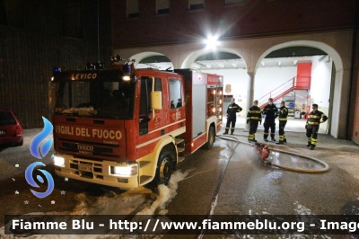 Iveco EuroFire 130E23 I serie
Vigili del Fuoco
Unione Distrettuale di Pergine Valsugana
Corpo Volontario di Levico Terme (TN)
AutoPompaSerbatoio allestimento Iveco-Magirus
VF F49 TN
Parole chiave: Iveco EuroFire_130E23_Iserie VFF49TN