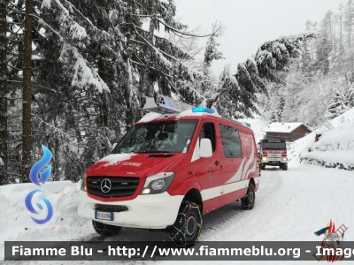 Mercedes-Benz Sprinter 4x4 III serie Restyle
Vigili del Fuoco
Unione Distrettuale di Pergine Valsugana
Corpo Volontario di Levico Terme (TN)
Allestimento Kofler Fahrzeugbau
VF 8J8 TN
Parole chiave: Mercedes-Benz Sprinter_4x4_IIIserie_Restyle VF8J8TN