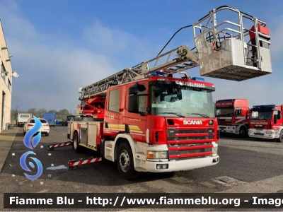 Scania
Vigili del Fuoco
Comando Provinciale di Brescia
Distaccamento Volontario di Lumezzane
Allestimento Magirus
Ricondizionato Fortini
Parole chiave: Scania