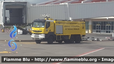 Renault ?
Cameroun - Cameroon - Camerun 
Aeroport Intenationale de Yaunde
