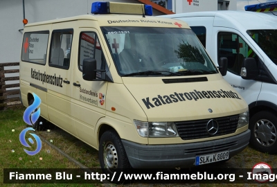 Mercedes-Benz Sprinter I serie
Bundesrepublik Deutschland - Germany - Germania
Deutsches Rotes Kreuz
Croce Rossa Tedesca
Bernburg im Salzlandkreis e.V
