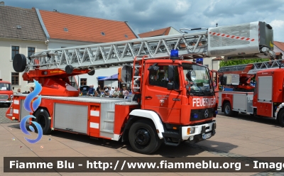 Mercedes-Benz 1524 F
Bundesrepublik Deutschland - Germany - Germania
Freiwilligen Feuerwehr der Stadt Bernburg	
Drehleiter DLK 23-12 
Allestita Ziegler / Camiva,

