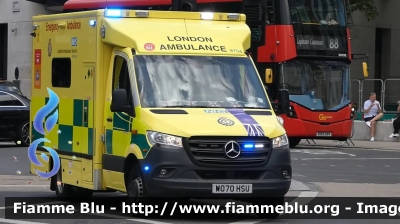 Mercedes-Benz Sprinter IV serie
Great Britain - Gran Bretagna
London Ambulance
Livrea speciale Queen's Jubilee
Parole chiave: Ambulance Ambulanza