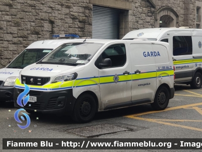 Peugeot Rifter
Èire - Ireland - Irlanda
An Garda Sìochàna
