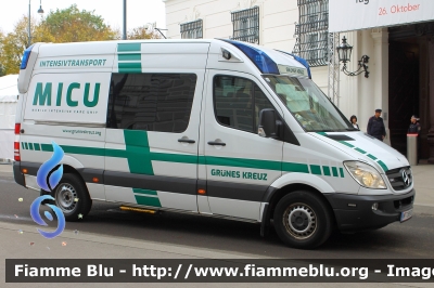 Mercedes-Benz Sprinter III serie
Österreich - Austria
Grunes Kreuz Rettungsdients
Parole chiave: Ambulance Ambulanza