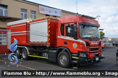 Scania P360
United States of America - Stati Uniti d'America
US Army Fire Department
Wiesbaden Airfield
