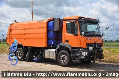 Mercedes-Benz Arocs 1824
United States of America - Stati Uniti d'America
US Army Fire Department
Wiesbaden Airfield
