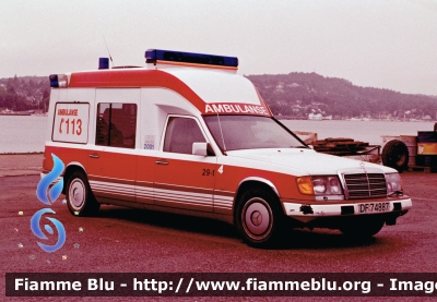 Mercedes-Benz 
Kongeriket Norge - Kongeriket Noreg - Norvegia
Ambulanse
Parole chiave: Ambulance Ambulanza