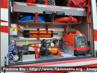 Man TGM 15.250 II serie
Vigili del Fuoco
Comando Provinciale di Pavia
AutoPompaSerbatoio allestimento BAI
VF 29912
Parole chiave: Man TGM_15.250_IIserie VF29912