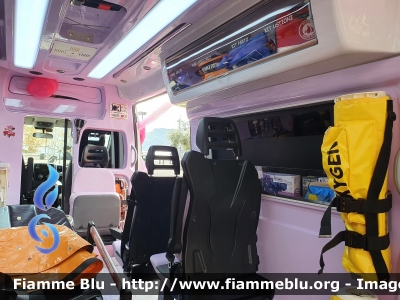 Fiat Ducato X290
P.A. Croce Bianca Spotorno
Ambulanza 2591
Allestimento CEVI Carrozzeria Europea
Parole chiave: Fiat Ducato_X290 Ambulanza