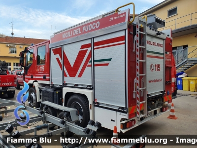 Iveco EuroCargo 120EL25 IV serie
Vigili del Fuoco
Comando Provinciale di Pavia
AutoPompaSerbatoio allestimento Magirus
VF 31436
Parole chiave: Iveco EuroCargo 120EL25_IVserie VF31436