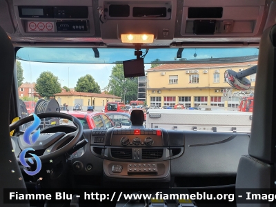 Iveco EuroCargo 120EL25 IV serie
Vigili del Fuoco
Comando Provinciale di Pavia
AutoPompaSerbatoio allestimento Magirus
VF 31436
Parole chiave: Iveco EuroCargo 120EL25_IVserie VF31436