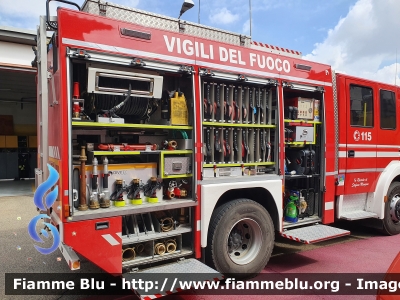 Mercedes-Benz Atego I serie
Vigili del Fuoco
Comando Provinciale di Pavia
Distaccamento Volontario di Robbio (PV)
AutoPompaSerbatoio allestimento Iveco-Magirus FireTech
Riallestita Divitec
VF 22044
Parole chiave: Mercedes-Benz Atego_Iserie VF22044