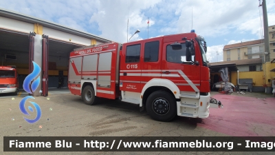 Mercedes-Benz Atego I serie
Vigili del Fuoco
Comando Provinciale di Pavia
Distaccamento Volontario di Robbio (PV)
AutoPompaSerbatoio allestimento Iveco-Magirus FireTech
Riallestita Divitec
VF 22044
Parole chiave: Mercedes-Benz Atego_Iserie VF22044