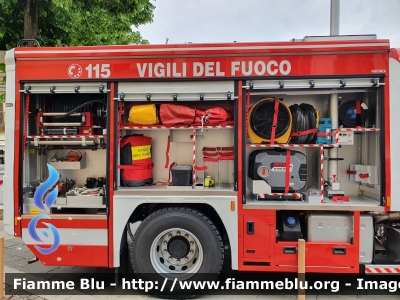 Volvo FL 280 IV serie CrewCab
Vigili del Fuoco
Comando Provinciale di Pavia
Distaccamento Volontario di Mede (PV)
AutoPompaSerbatoio allestimento Fortini
Parole chiave: Volvo FL_280_IVserie