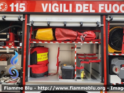 Volvo FL 280 IV serie CrewCab
Vigili del Fuoco
Comando Provinciale di Pavia
Distaccamento Volontario di Mede (PV)
AutoPompaSerbatoio allestimento Fortini
Parole chiave: Volvo FL_280_IVserie