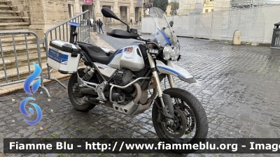 Moto Guzzi V85 TT
Polizia Roma Capitale 
Parole chiave: Moto Guzzi_V85_TT 