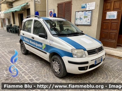 Fiat Nuova Panda I serie
Polizia Municipale
Comune di Castilenti (TE)
Codice automezzo: 01
Parole chiave: Fiat Nuova_Panda_Iserie