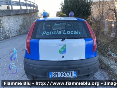 Fiat Punto II serie
Polizia Locale
Comune di Penna Sant'Andrea (TE)
Codice automezzo: 01
Parole chiave: Fiat Punto_IIserie