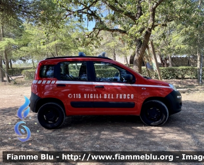 Fiat Nuova Panda 4x4 II serie
Vigili del Fuoco
Comando Provinciale di Bari
Distaccamento di Altamura
Autovettura in uso al DOS
Allestita da Elevox
VF 30325
Parole chiave: Fiat Nuova_Panda_4x4_IIserie VF30325